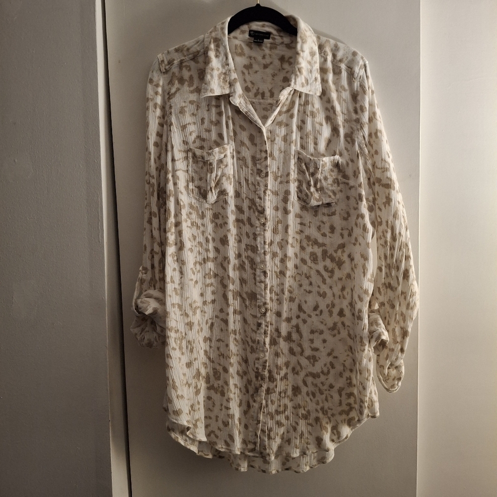 New Directions Women's Leopard Print Button-Up Long Sleeve Shirt